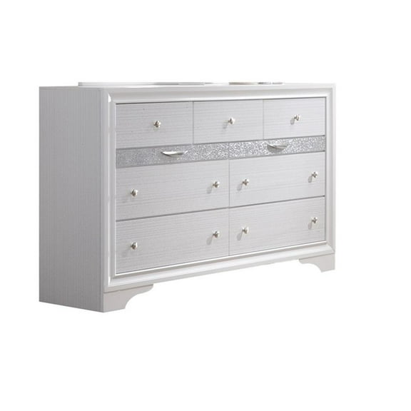 Matrix Traditional Style 7 Drawer Dresser in White made with Wood