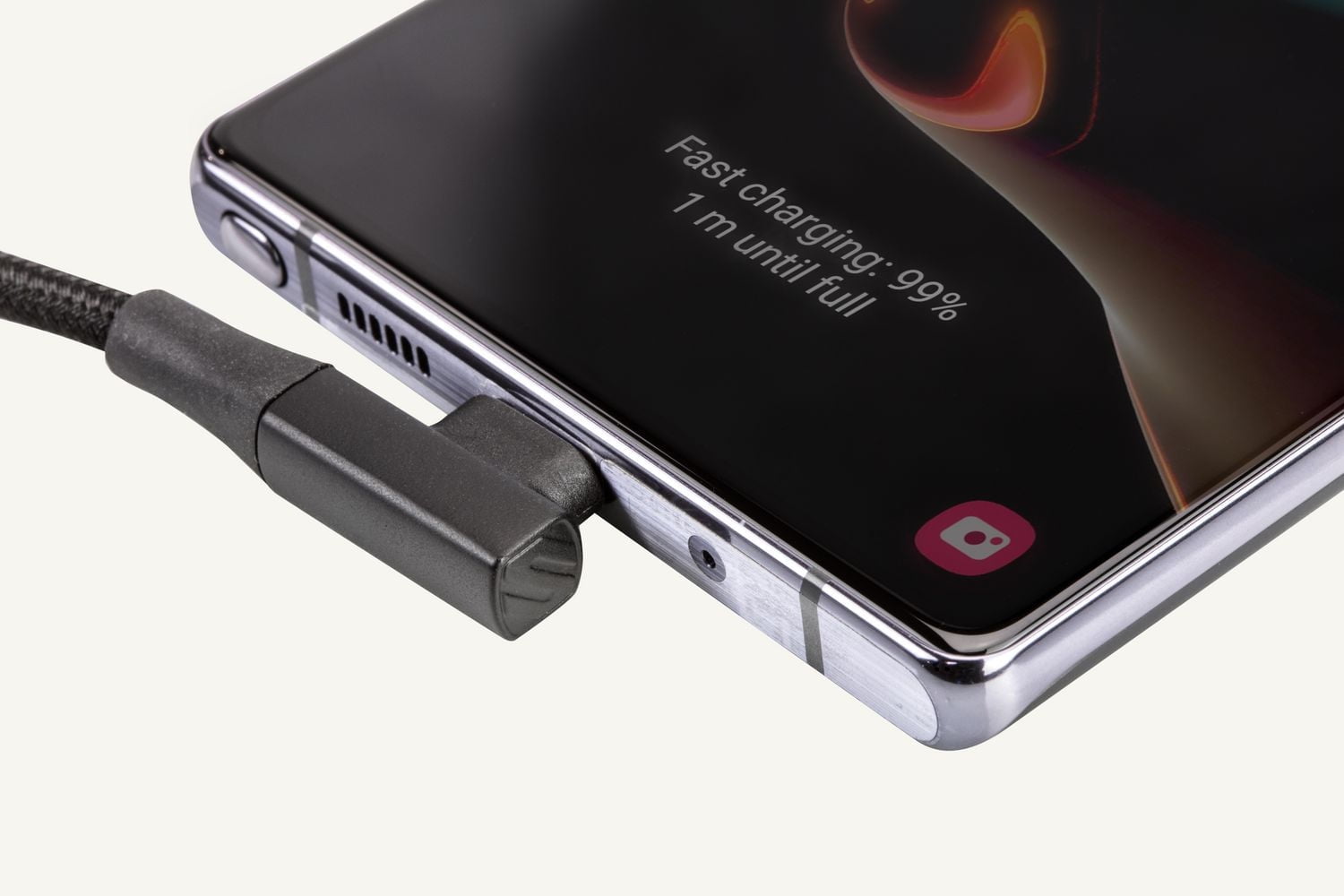 Câble tressé de recharge et synchronisation CCBRA4-SP Scosche Strikeline qualité USB-C à USB-C angle droit, 1,3 m (4 pi) noir Cable rechar USB-C-USB-C 4 pi