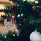 thumbnail image 4 of Navidad Adornos Colgantes Pollo De Madera Con Bufanda Sombrero De Navidad Colgante Colgante Decoraciones Para El Hogar Decoración De Vacaciones Cateissary HA041683-01, 4 of 6