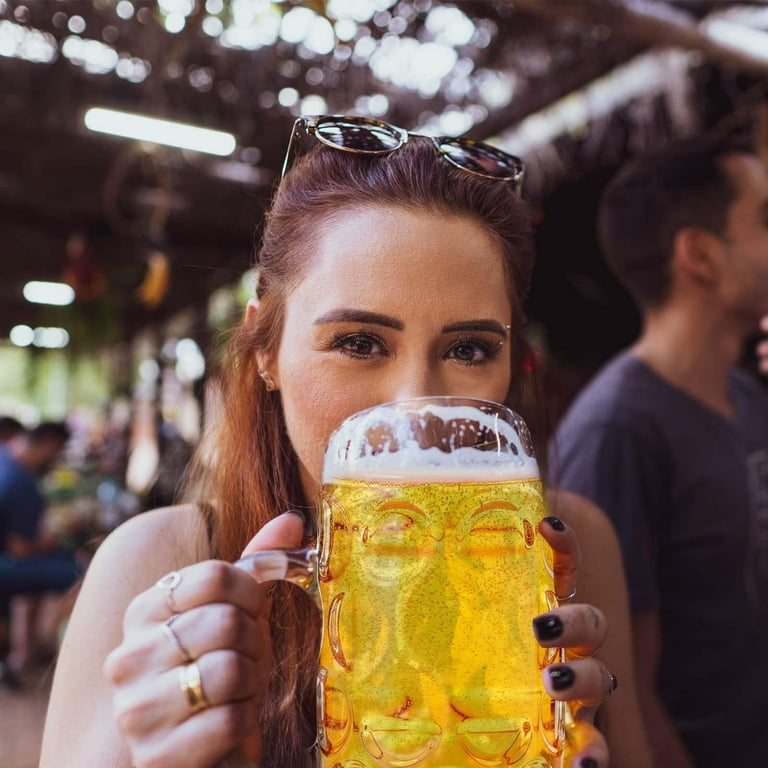TJOUL Clear Plastic Beer Mugs, Freezable 32 oz Glasses with Handles,  Dishwasher Safe, Reusable - Walmart.com
