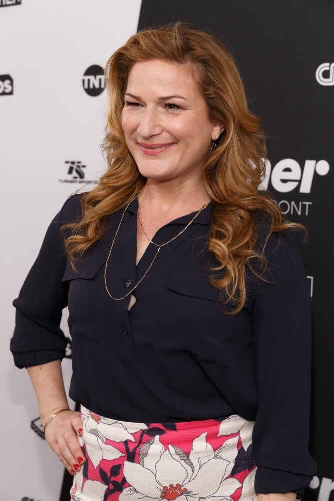 Ana Gasteyer At Arrivals For Turner Upfront 2016 Red Carpet Arrivals
