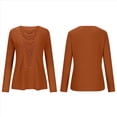 thumbnail image 2 of Camiseta de Mujer con Encaje de Piña y Costuras, Color Liso, Larga, Cuello Redondo, Informal. Color Naranja M, 2 of 7