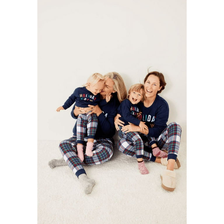 Joyspun Women's Holiday Matching Family Pajamas Set, 2-Piece