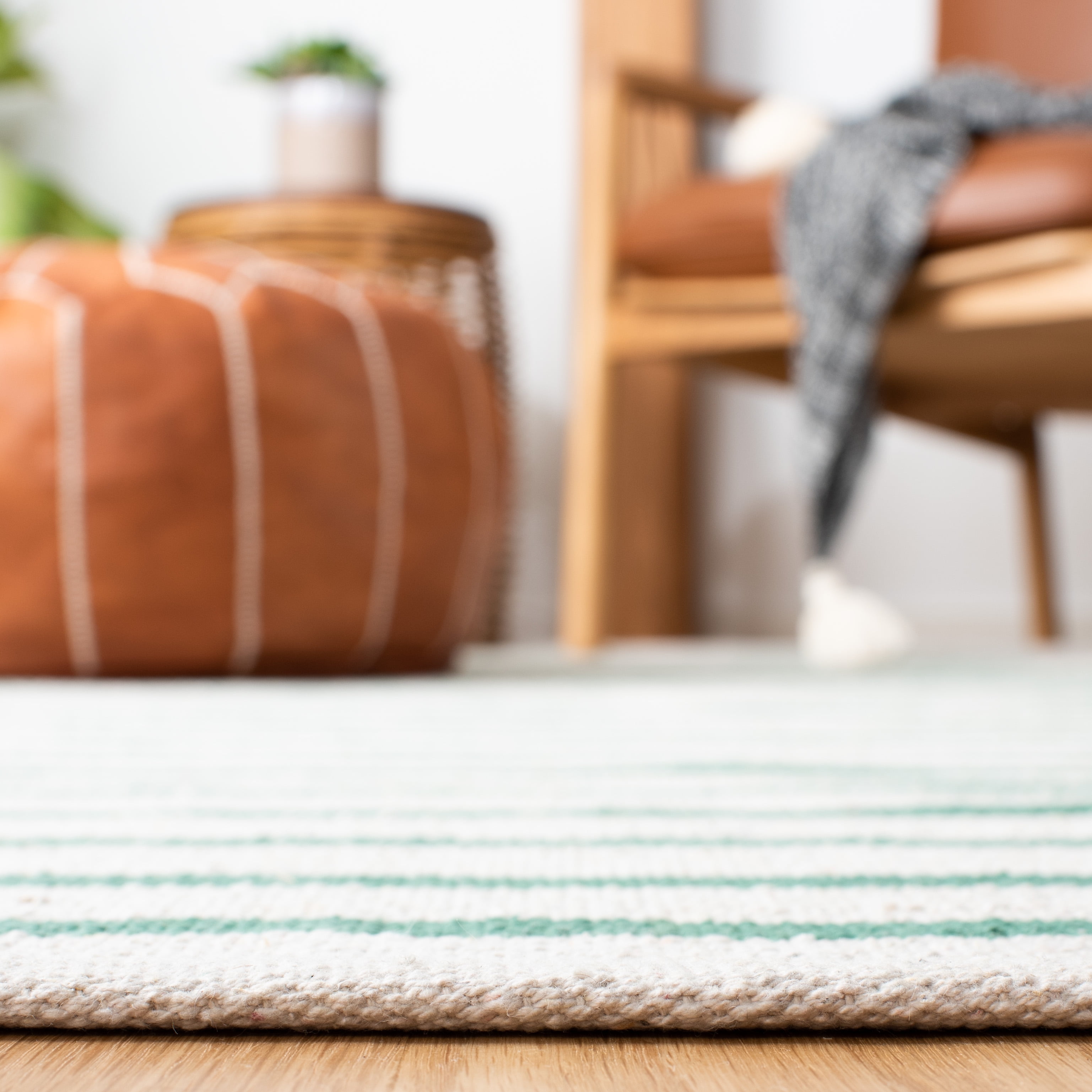 SAFAVIEH Montauk Amadine Striped Cotton Area Rug, Ivory/Dark Green, 6' x 6' Round