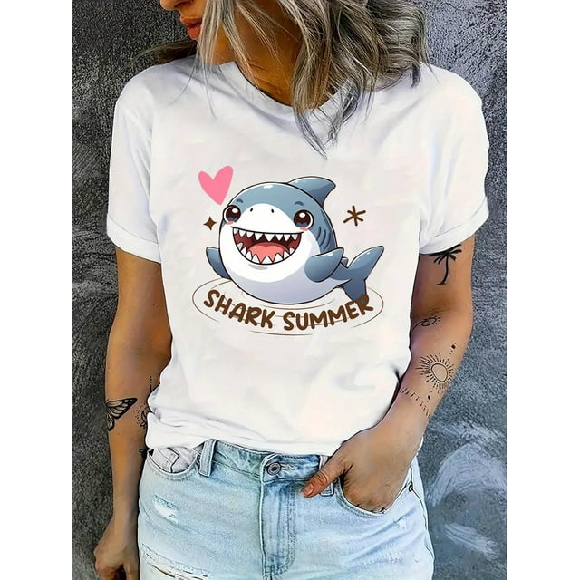 T-shirt Graphique "Shark Summer" pour Femmes - Col Rond Décontracté et Sportif, Manches Courtes, Haut d'Été en Mélange de Polyester Confortable avec Design Requin Mignon