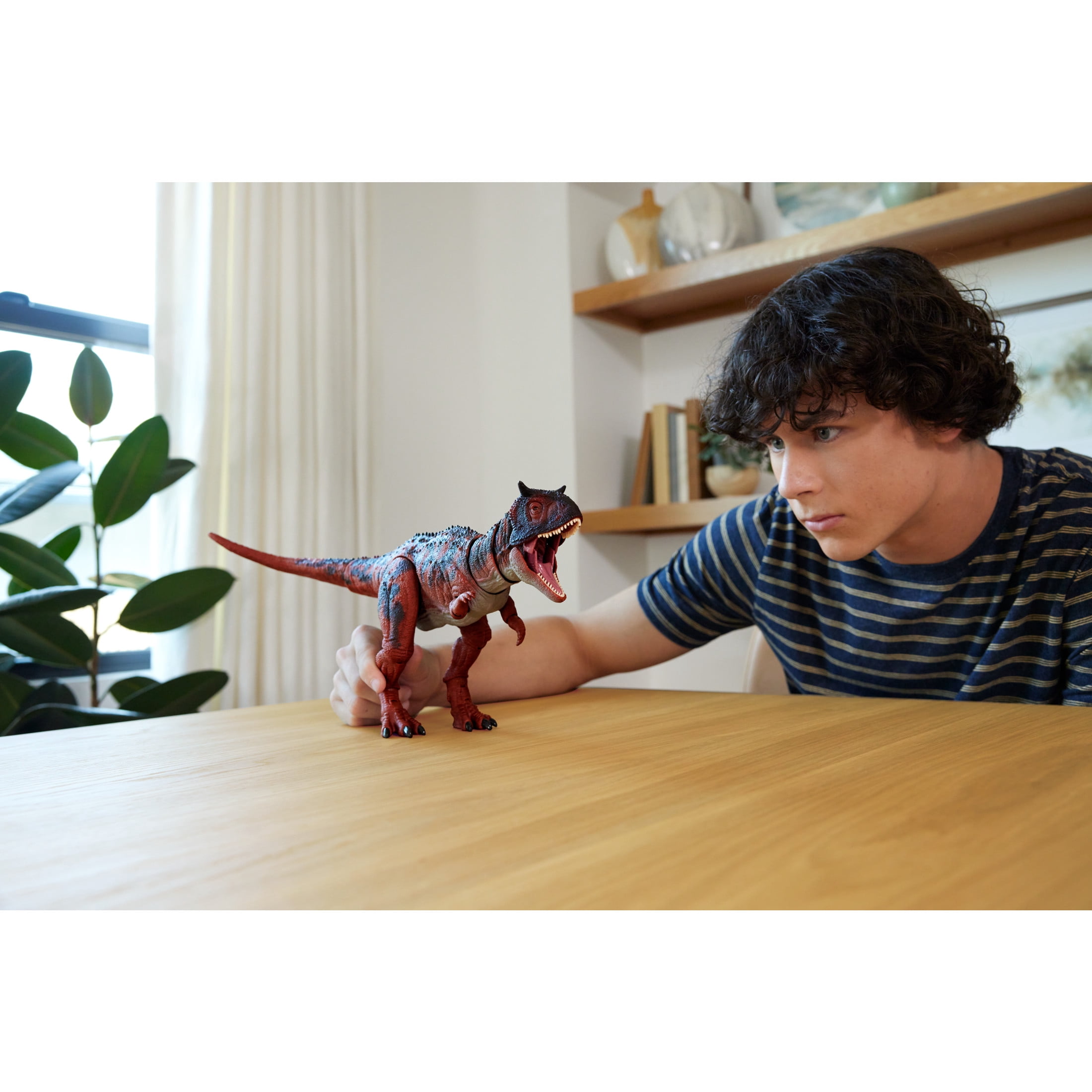 Jurassic World Hammond Collection Fallen Kingdom Carnotaurus Dinosaur Action Figure