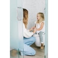 thumbnail image 4 of Asiento de Inodoro The First Years Gris de Agarre Suave para Adultos, 4 of 8
