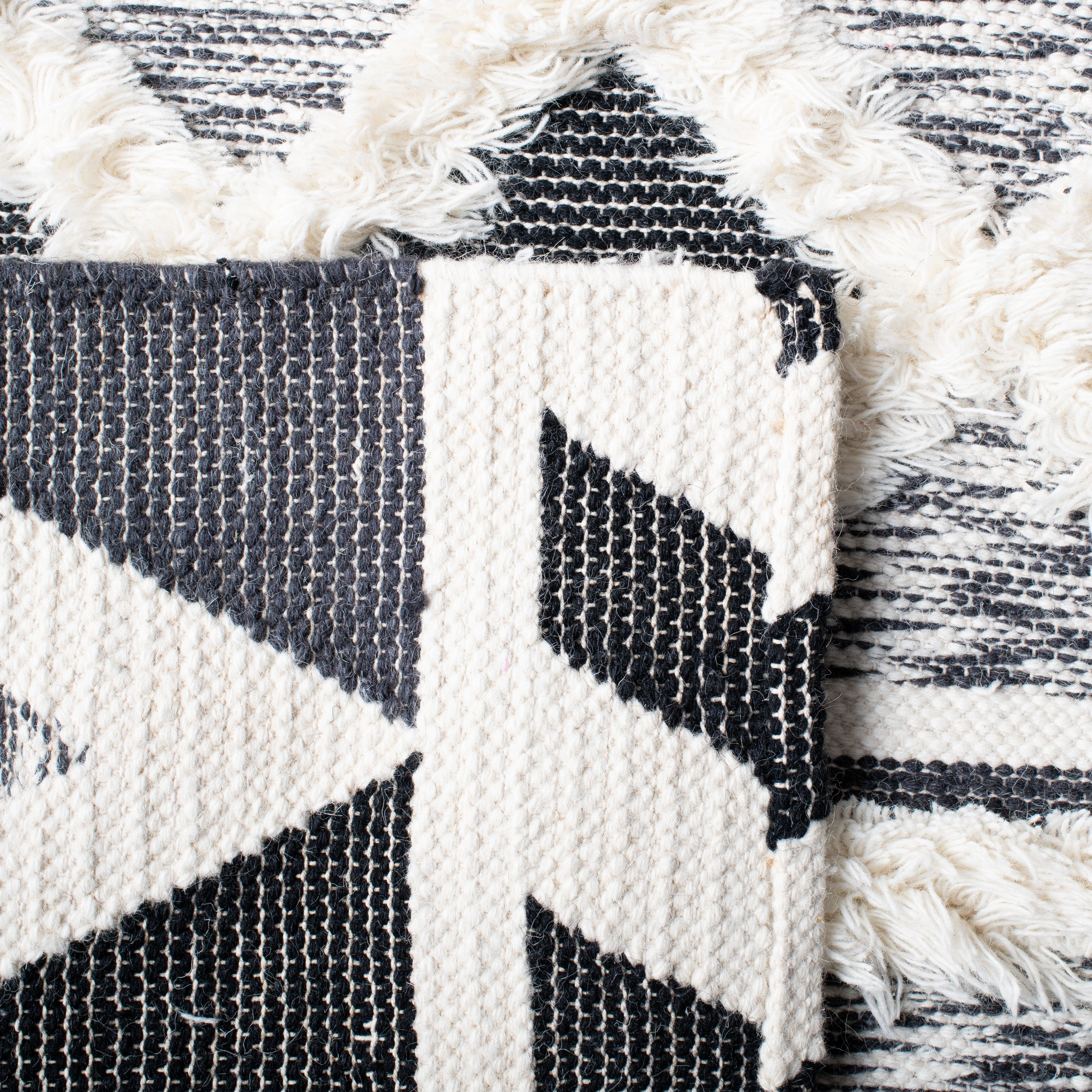 SAFAVIEH Natura Noirin Geometric Wool Area Rug, Ivory/Black, 3' x 5'