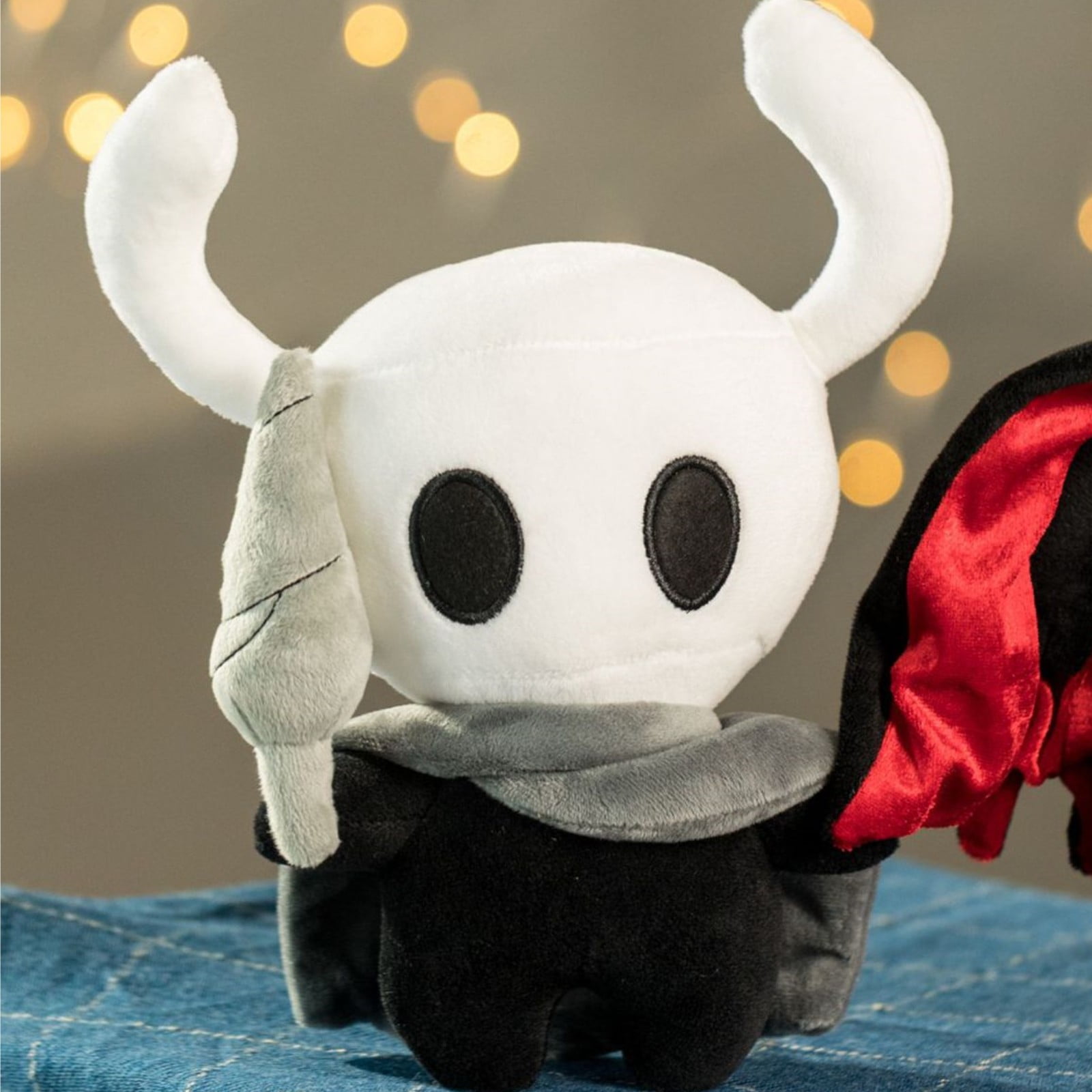 Best Buy: Hollow Knight Plush Toy and Game for Nintendo Switch Package