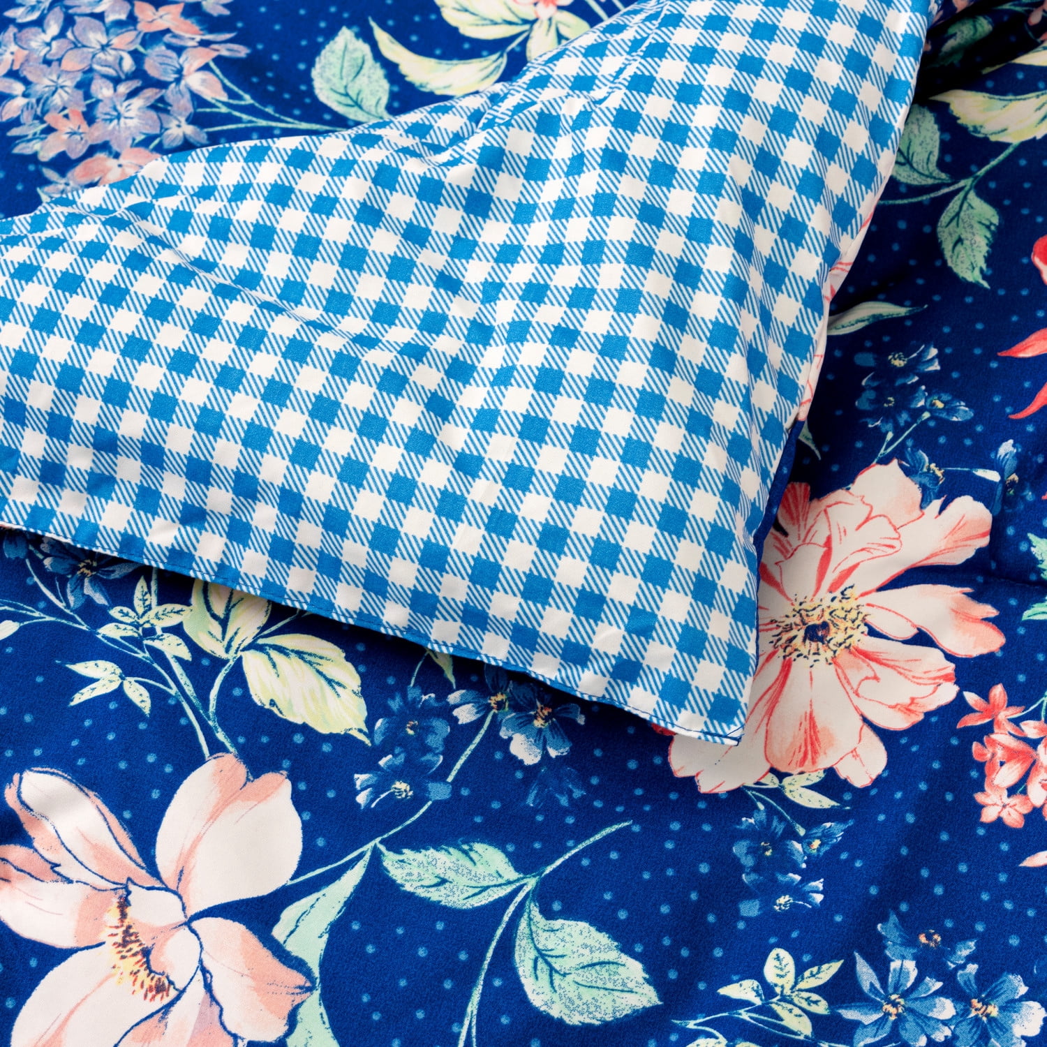 Martha Stewart Everyday 3 Piece Comforter Set - Queen, Polka Dot