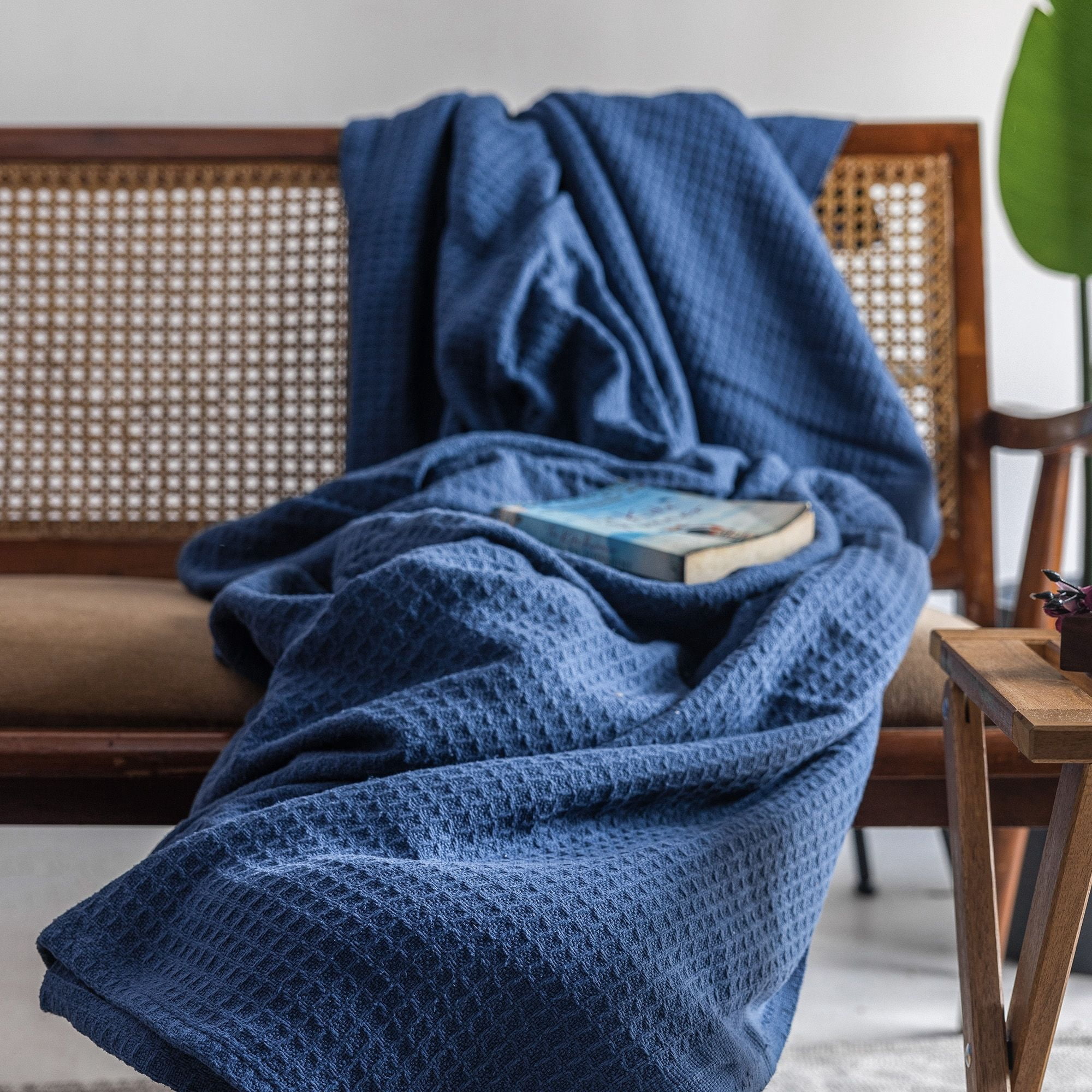 Top Cotton Twin Waffle Throw Blanket for Couch (68" x 92"), 100% Cotton Throw Blankets for Bed, Waffle Blanket for Bed (Navy)