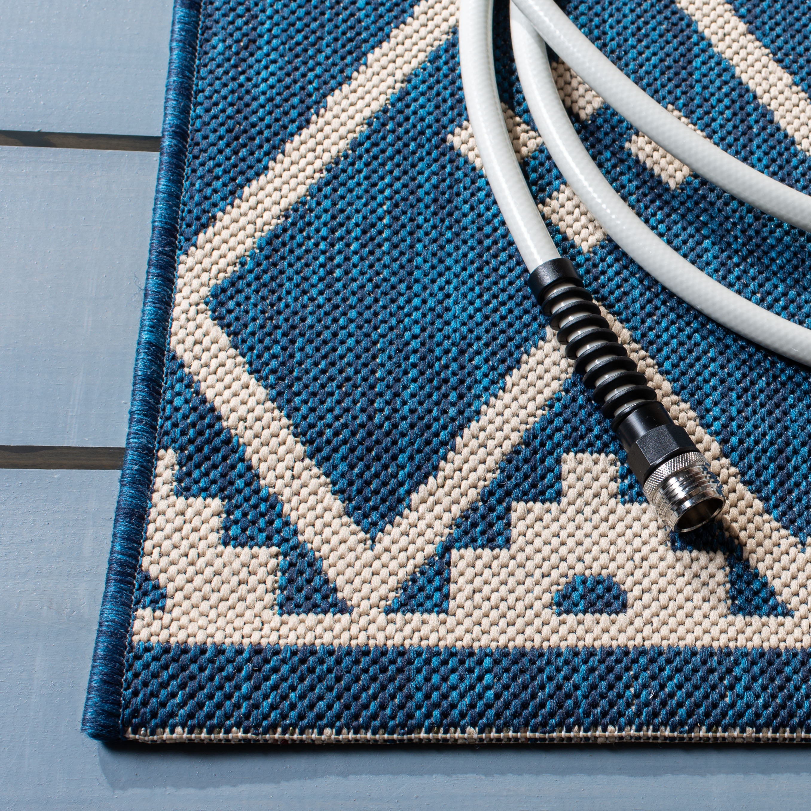 Safavieh Courtyard Cori Bordered Indoor/Outdoor Area Rug, Navy/Light Beige, 6'7" x 6'7" Square