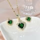 thumbnail image 5 of Collar de amor para mujer, conjunto de nicho con incrustaciones de circonita verde, colgante de joyería de acero de titanio de alta calidad que combina con todo, sin color, 5 of 5