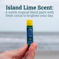 thumbnail image 4 of Bálsamo labial y protector solar SPF 18 Oars + Alps Shine Free, paquete de 3, 4 of 5