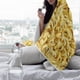 thumbnail image 4 of Capa con Capucha y Estampado, Manta Tipo Chal, Color Amarillo, de Poliéster, Suave, Cálida y Portátil, de 99 X 130 Cm o 130 X 140 Cm, Ligera y Acogedora, Ideal para El Hogar, El Sofá, La Cama, La Lec, 4 of 6
