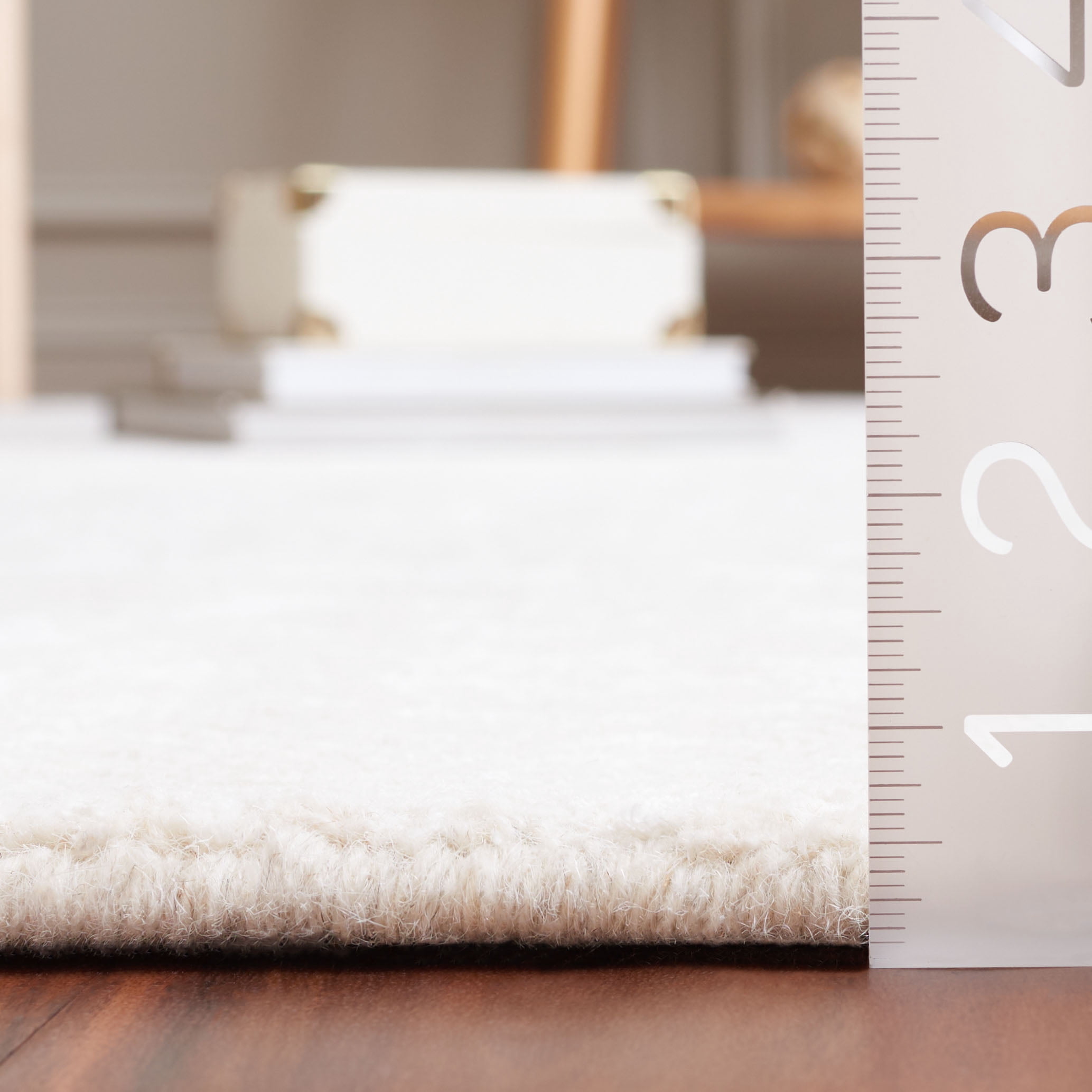 SAFAVIEH Glamour Flanagan Wavy Striped Area Rug, Ivory, 6' x 9'