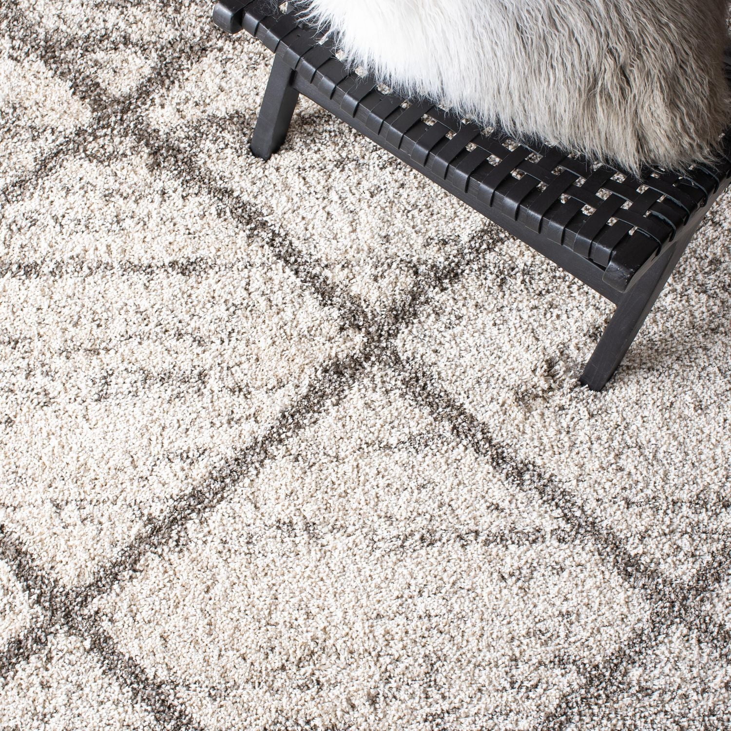 Safavieh Hudson Amias Geometric Shag Area Rug