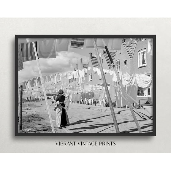 Laundry Day Print, Black And White Art, Vintage Wall Art, Laundry Clothesline, Old Photo, Laundry Decor , Printable Wall Art ,Decor For Living Room Bedroom, 8x12 UNFRAMED