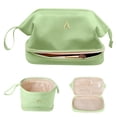 thumbnail image 1 of Bolsa de maquillaje Vogewood con la inicial con monograma, grande, impermeable, 1 of 7