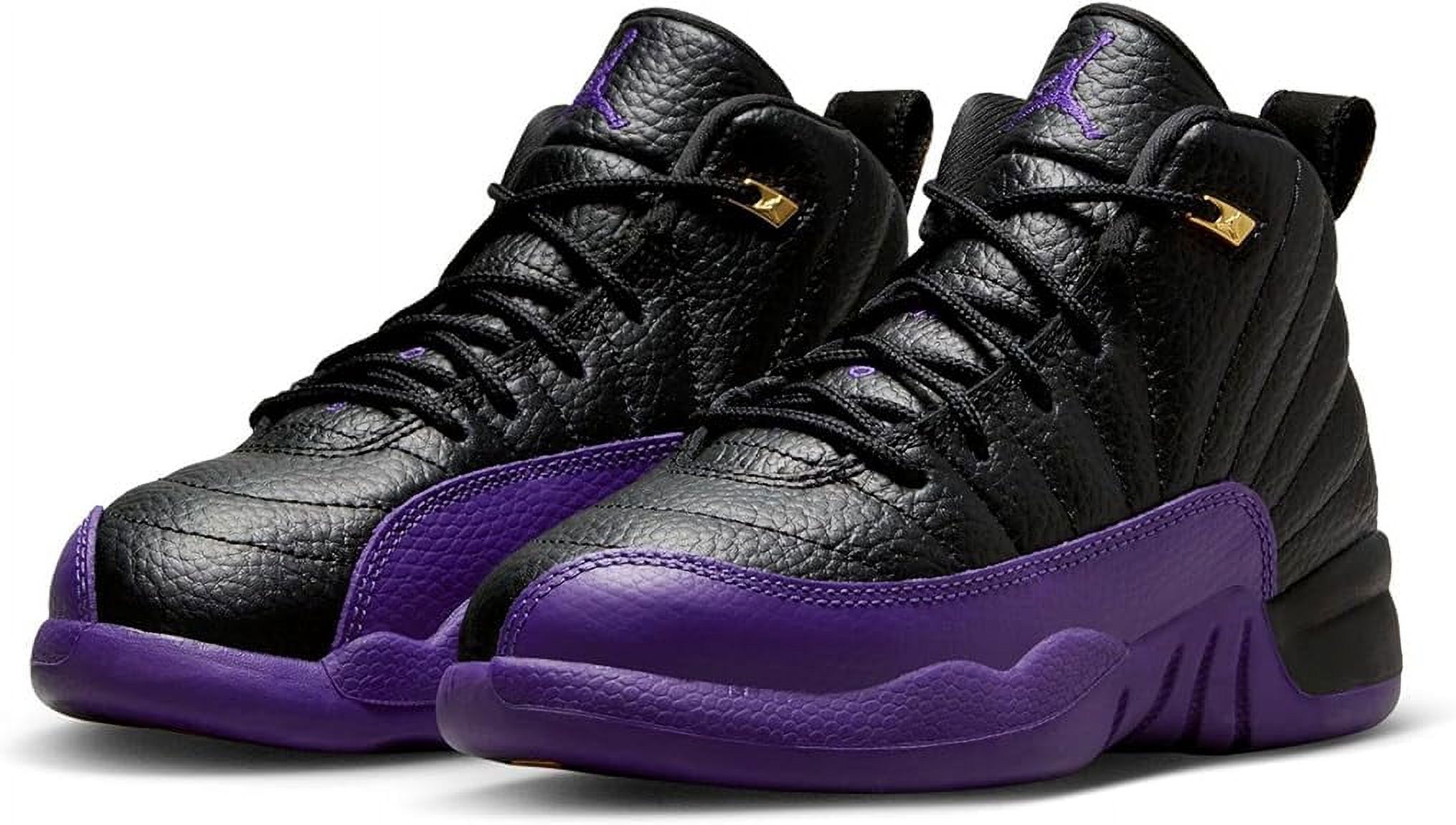 Jordan retro 12 triple black sale