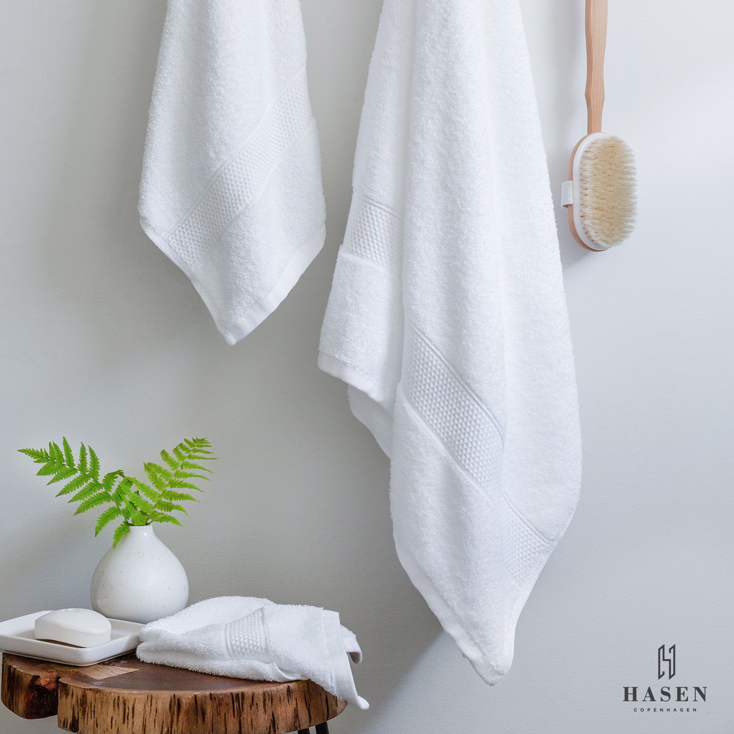 24PC Bath Towel Set (2 Sheets, 4 Bath, 6 Hand, 4 Fingertip & 8 Wash) -  White, Addy Home Best Value 