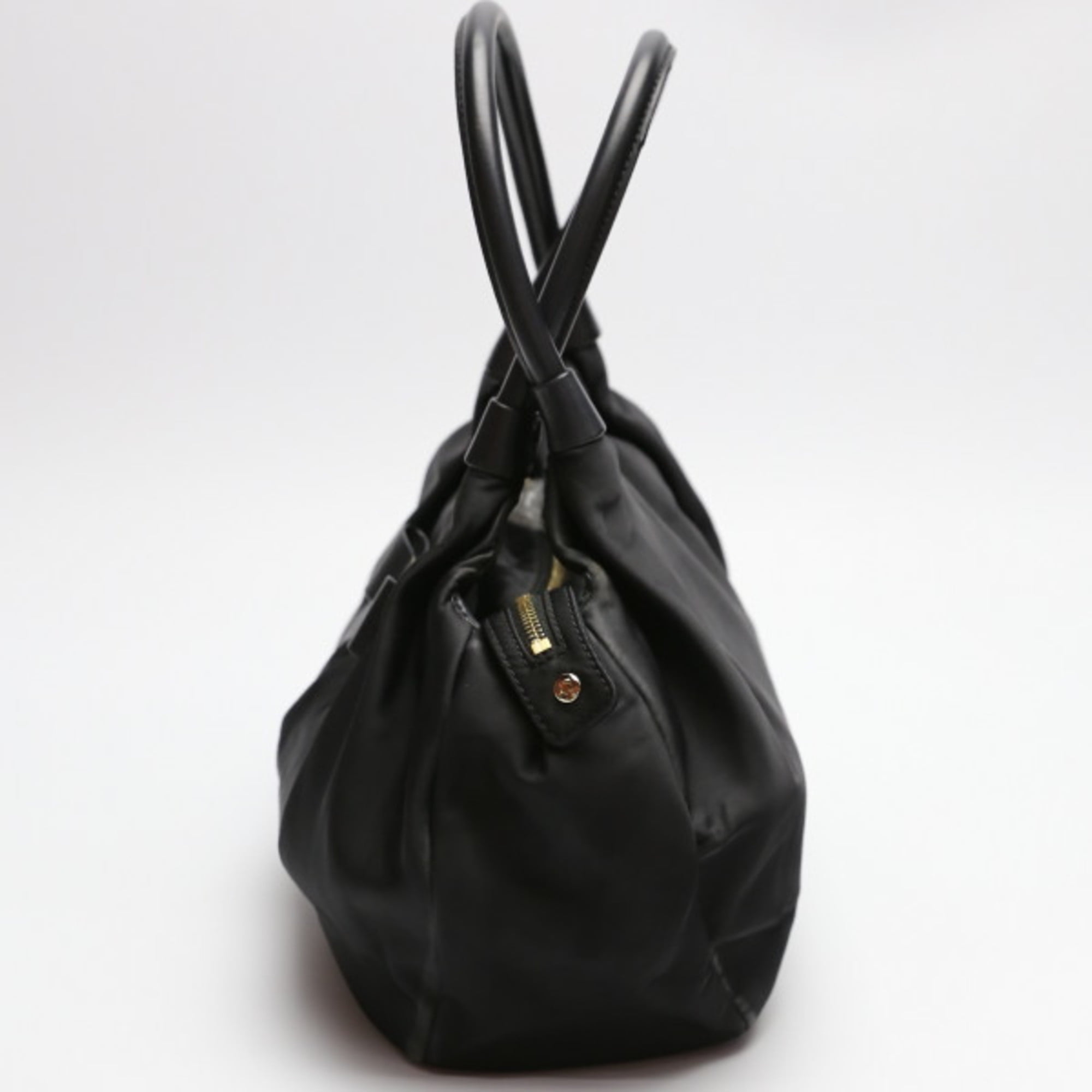 Pre-Owned Kate Spade handbag in black nylon. (Fair)