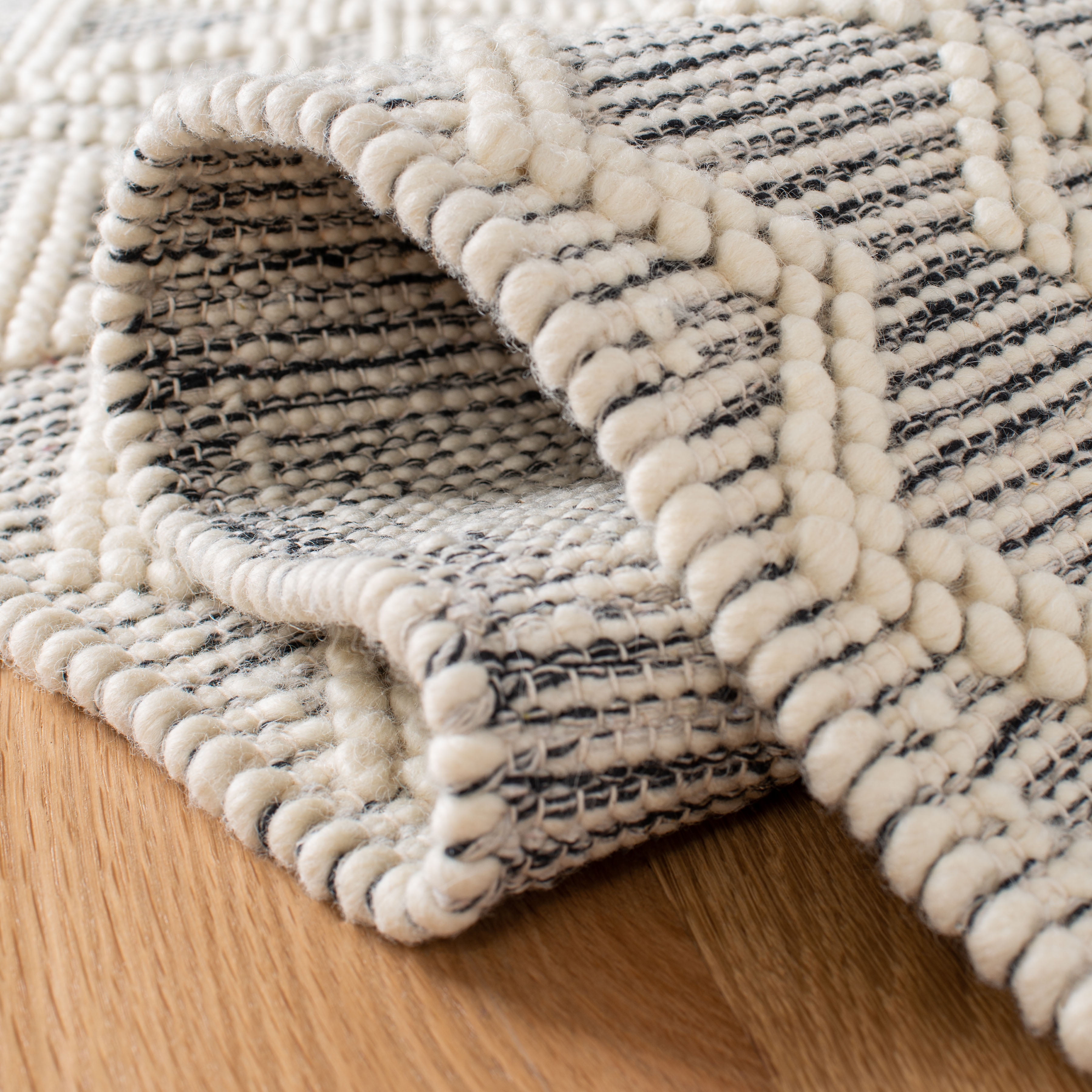 SAFAVIEH Natura Endika Geometric Area Rug, Ivory/Black, 8' x 10'