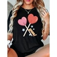 thumbnail image 1 of Camiseta de manga corta para mujer con estampado creativo de corazones y letras, cuello redondo informal de punto de algodón, elasticidad media, cómoda para todo tipo de clima, 100 % algodón, 180 g/m², 1 of 6