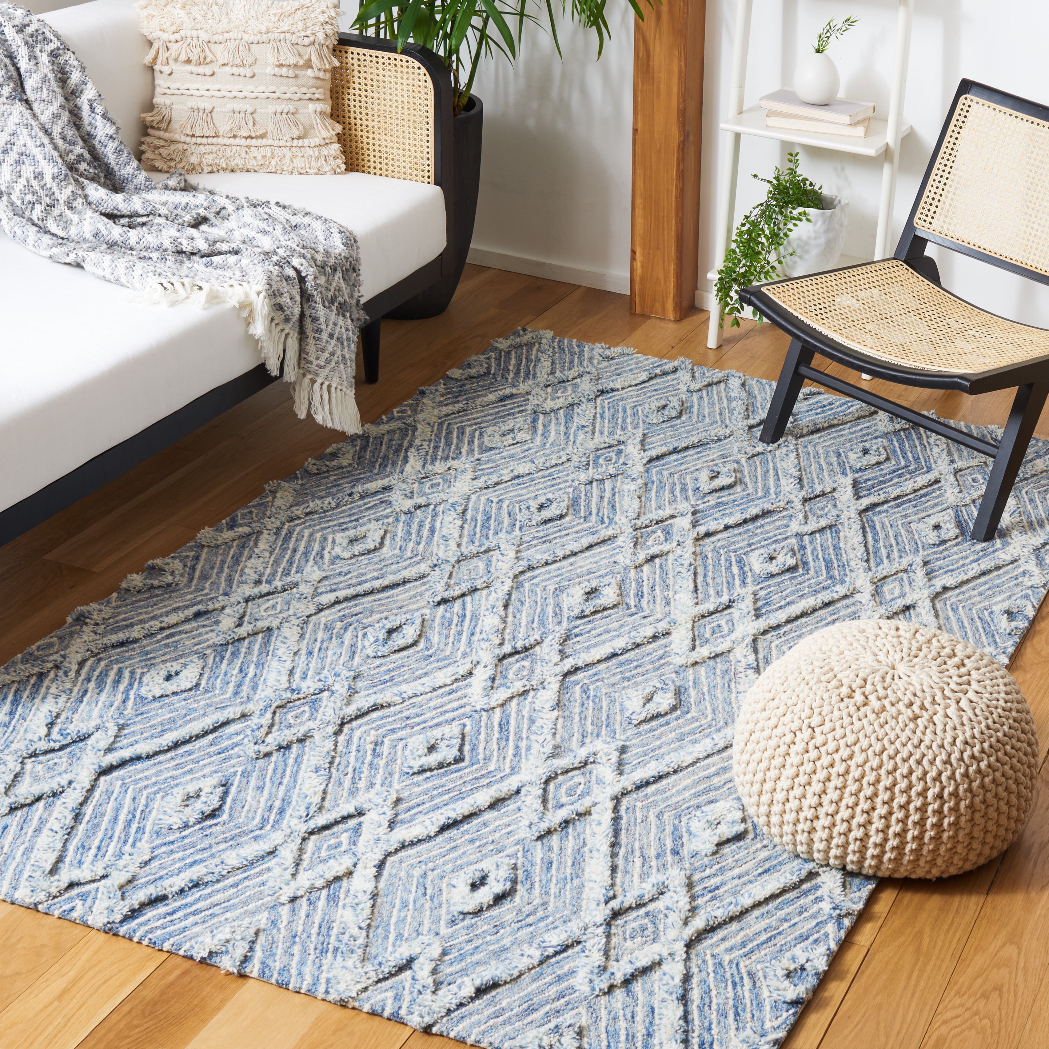 SAFAVIEH Kenya Shanika Diamond Area Rug, Blue/Ivory, 3' x 5'