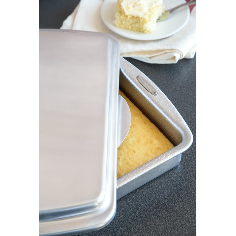 Doughmakers Original 9 x13  Non-Stick Cake Pan with Lid Baking