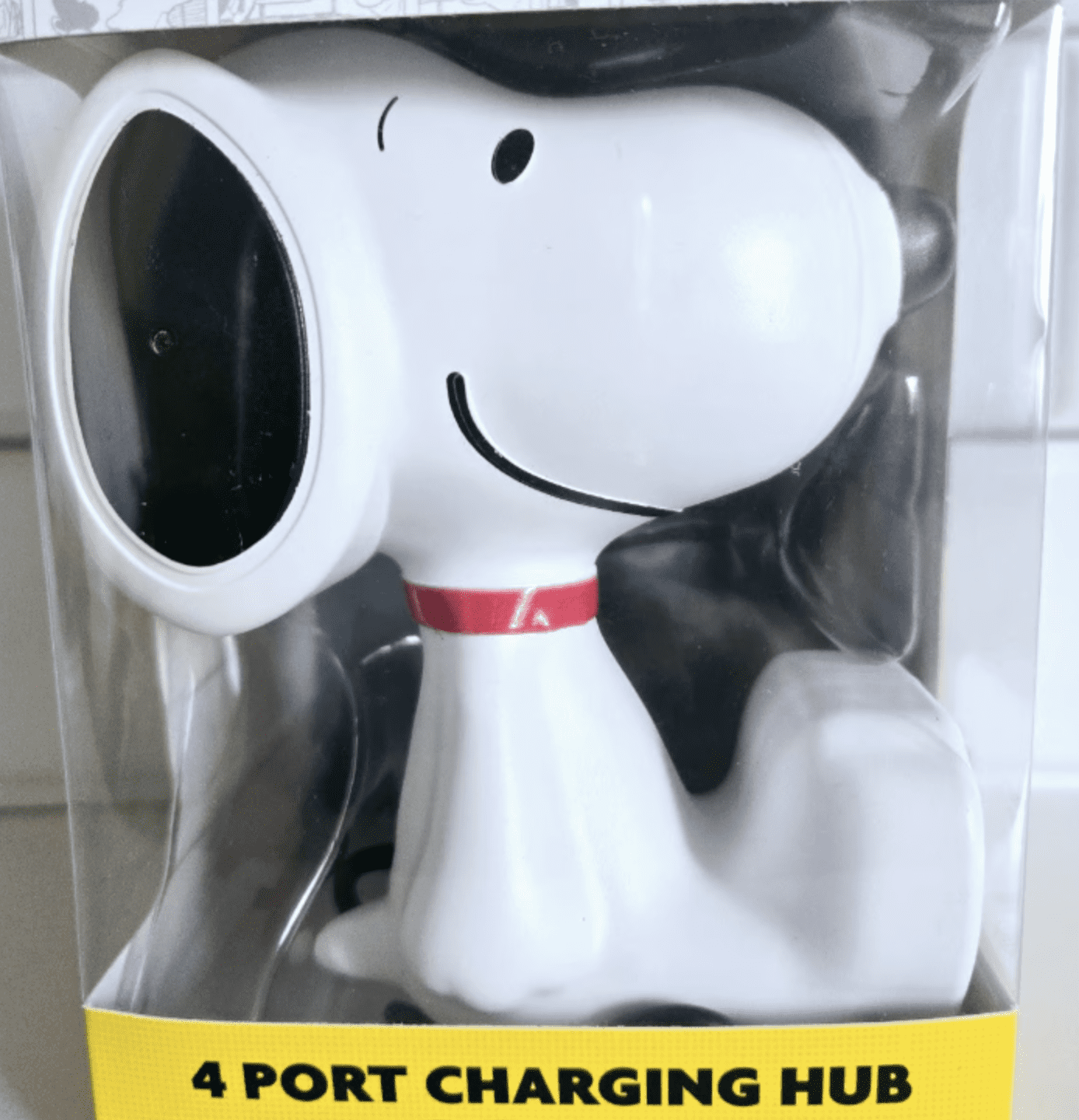 Peanuts Gang Snoopy 4 Port Charging Hub 3 USB A and 1 USB C