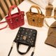 thumbnail image 2 of Bolsos Bolsos de moda para mujer Bolsos de hombro Bolsos de cubo estampados clásicos para mujer, 2 of 6