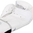 thumbnail image 4 of Guantes de Boxeo Venum Challenger 2.0 - Blanco/Plata - 16 Onzas, 4 of 4