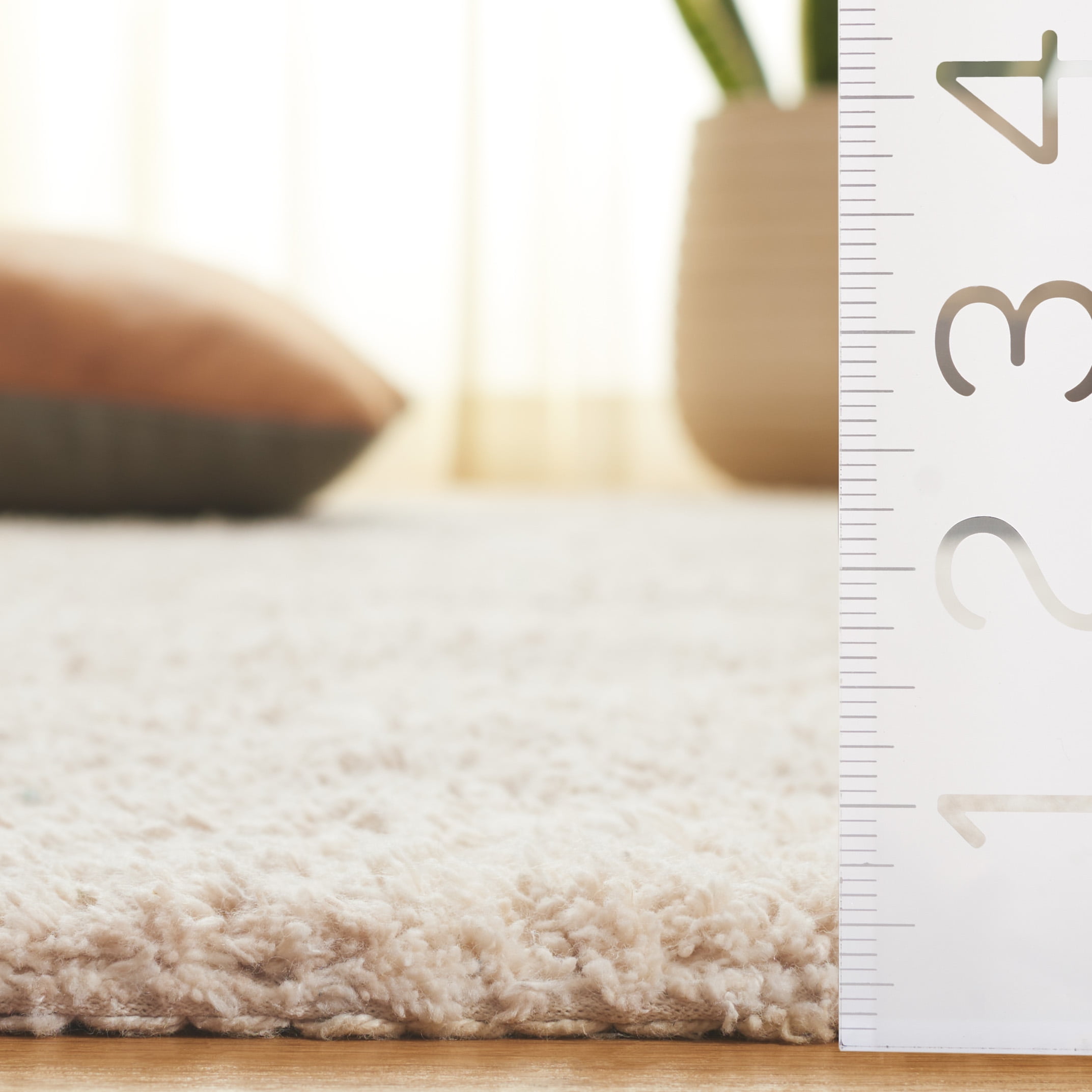 SAFAVIEH Easy Care Maggie Plaid Area Rug, Ivory/Beige, 5' x 8'