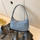 thumbnail image 4 of Bolso Axila Elegante para Mujer Al Aire Libre Color Sólido, 4 of 9