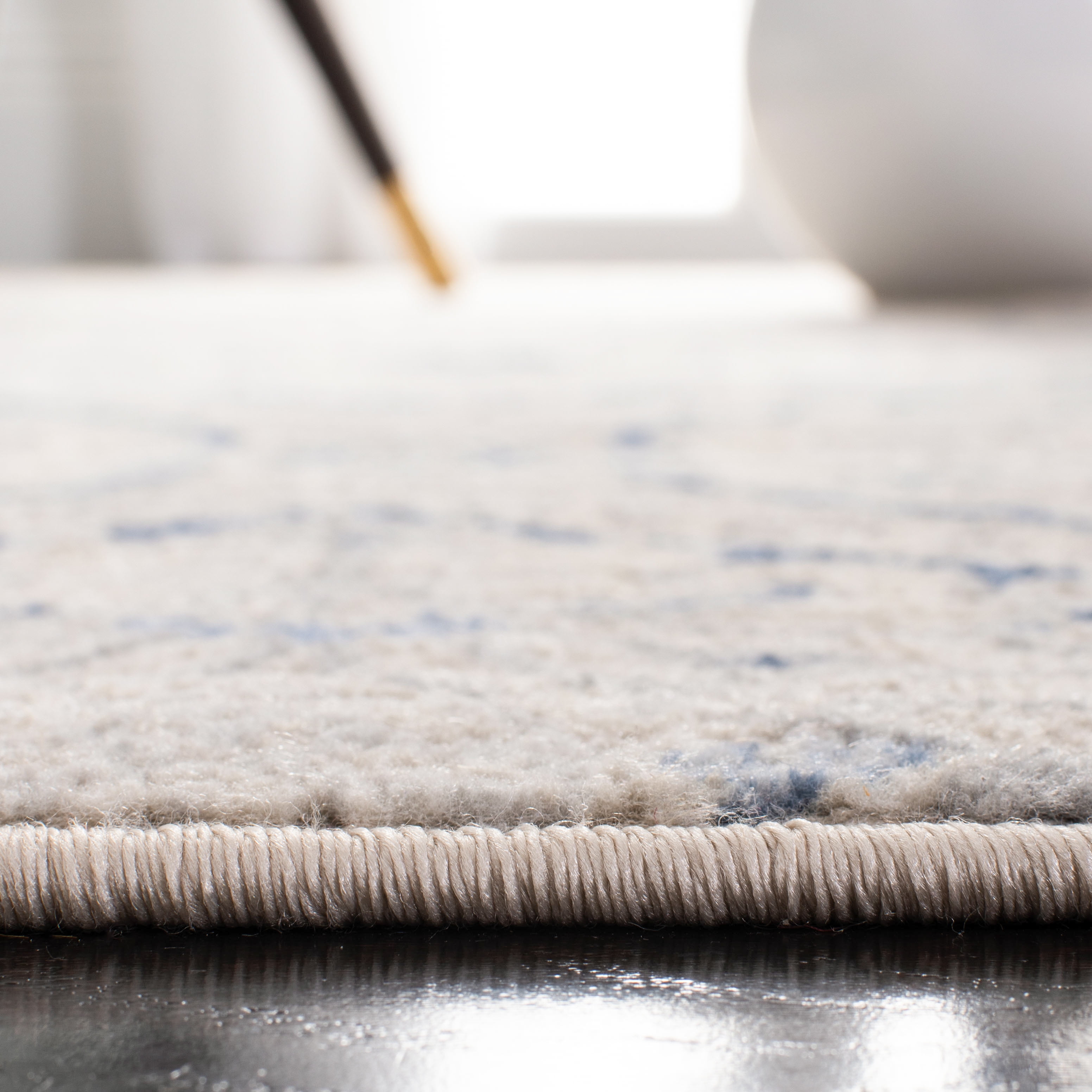 SAFAVIEH Brentwood Braelyn Damask Runner Rug, Light Gray/Blue, 2' x 8'
