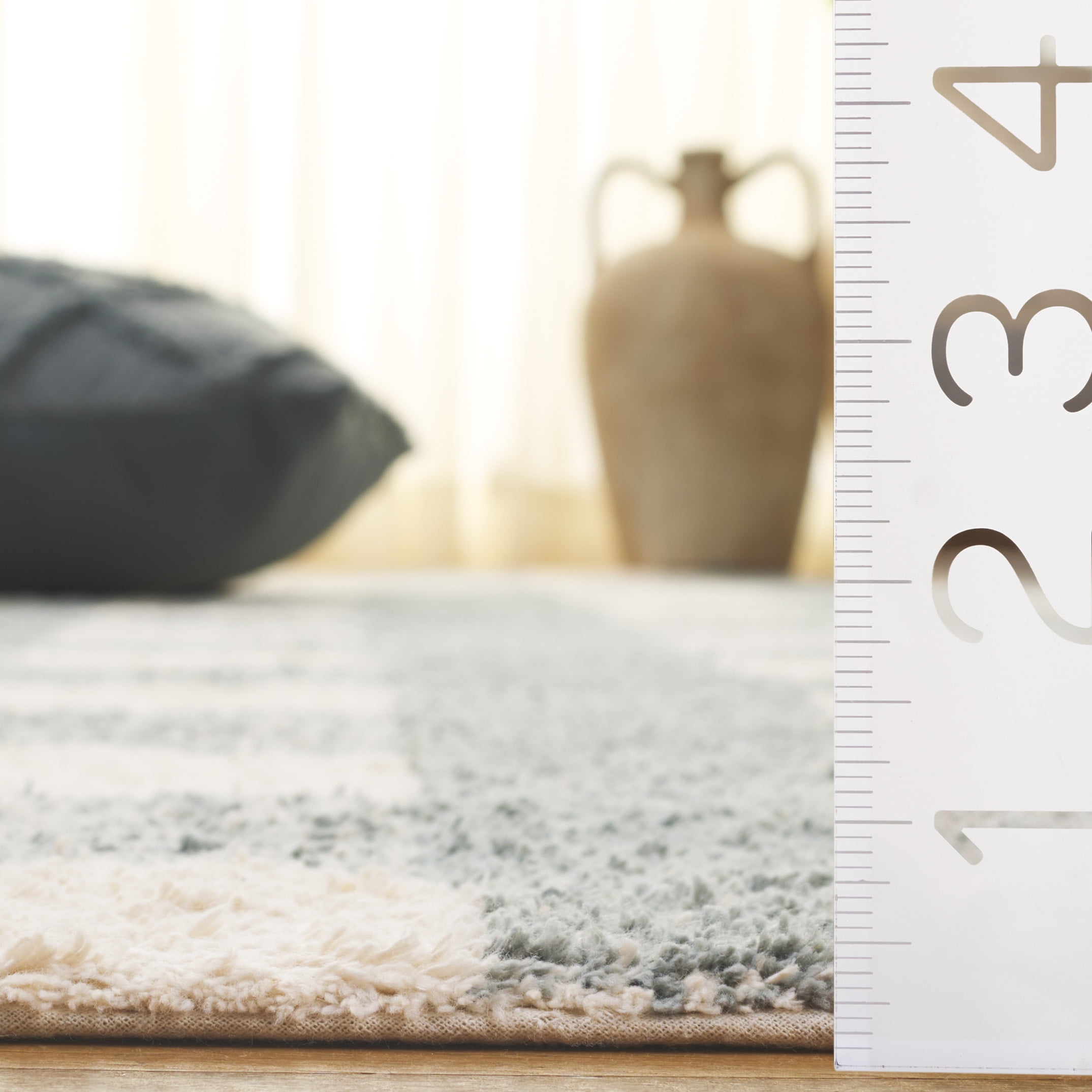 SAFAVIEH Easy Care Maggie Plaid Area Rug, Ivory/Teal, 6' x 6' Round