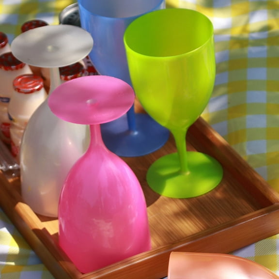 STRANDCHIC Plastic Wine Goblet Party Cocktail Cups Assorted Colors for Home Bar and Events Drinkware