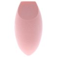 thumbnail image 2 of Esponja de mezcla de maquillaje de precisión Flower Beauty, 2 of 6