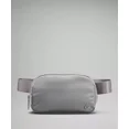 thumbnail image 1 of Lululemon Everywhere - Bolsa Para Cinturón (1 L)1 Color Gris, 1 of 3