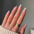 thumbnail image 1 of 24 piezas de uñas postizas de almendra cortas JAMW blanco lechoso purpurina francesa, 1 of 5