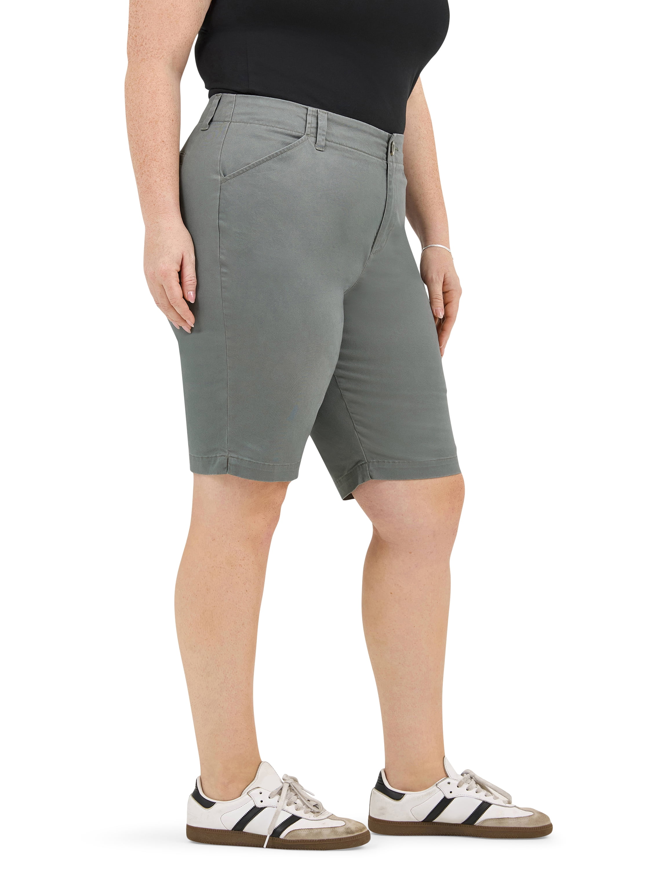Lee Women's Plus Size 9" Chino Bermuda Shorts