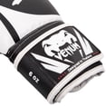thumbnail image 4 of Guantes de Boxeo Venum Challenger 2.0 para Niños 114 g Negro/Blanco, 4 of 5