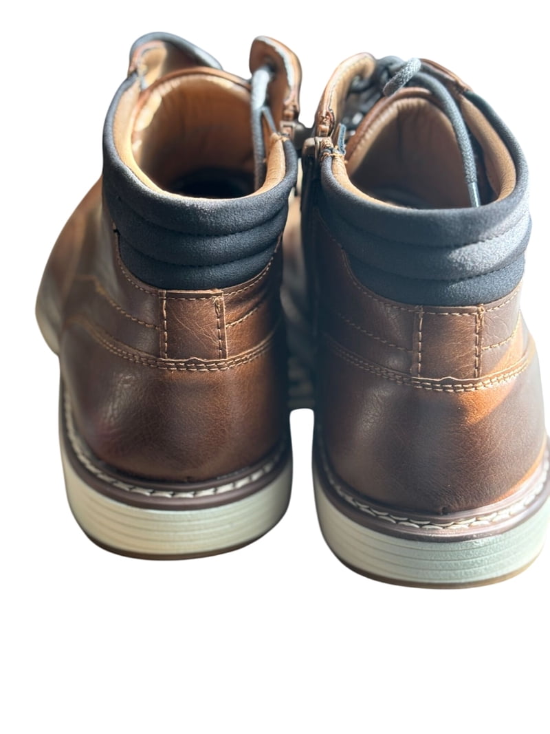 Steve Madden Men display picture 3