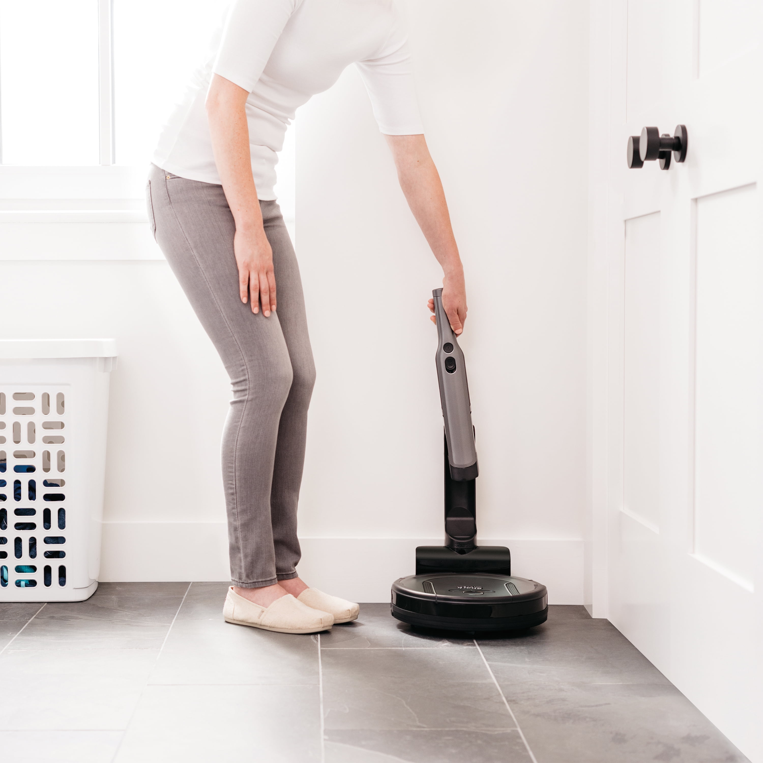 Robotic shark cordless on sale vacuum