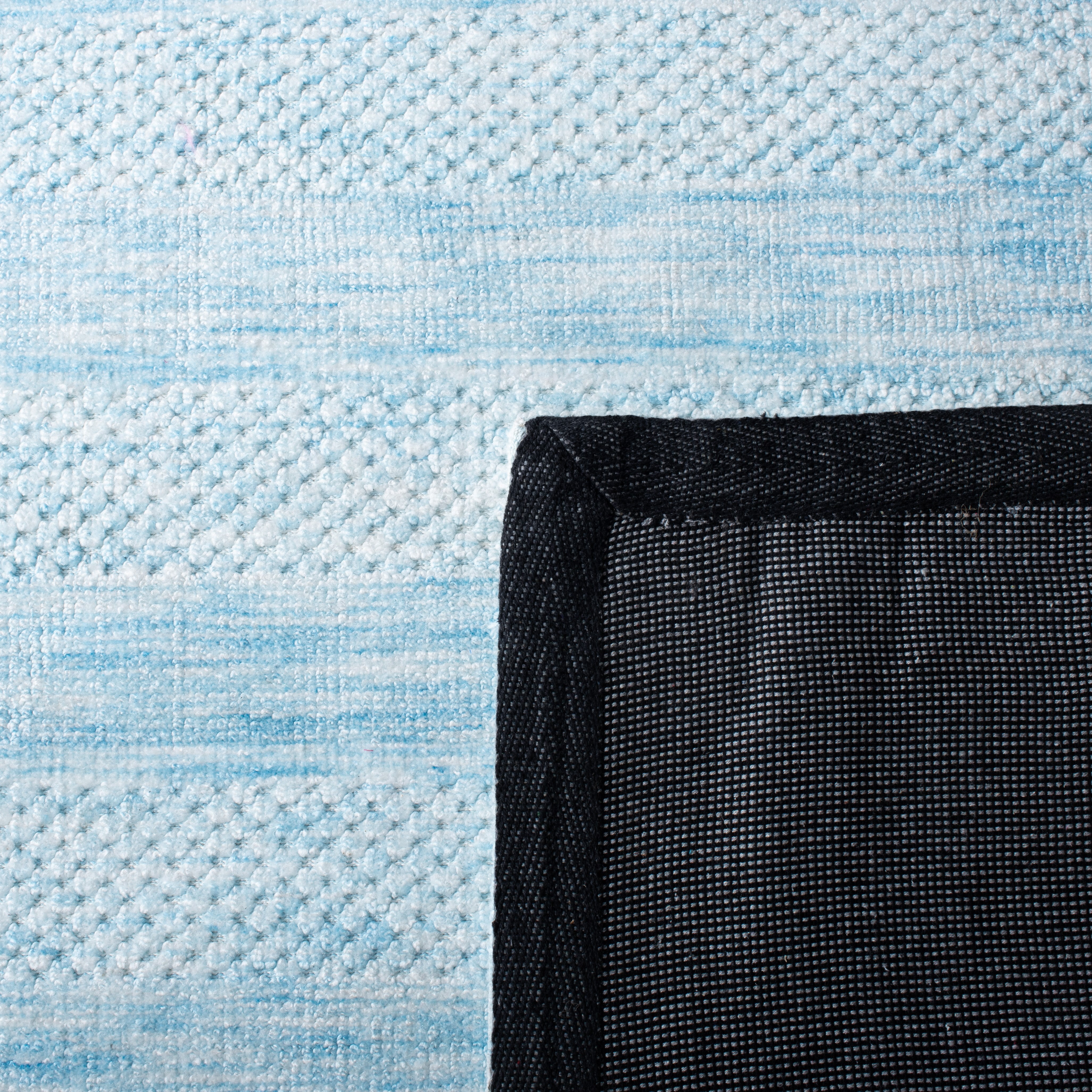 SAFAVIEH Classic Vintage Brad Distressed Area Rug, Light Blue, 6' x 6' Square