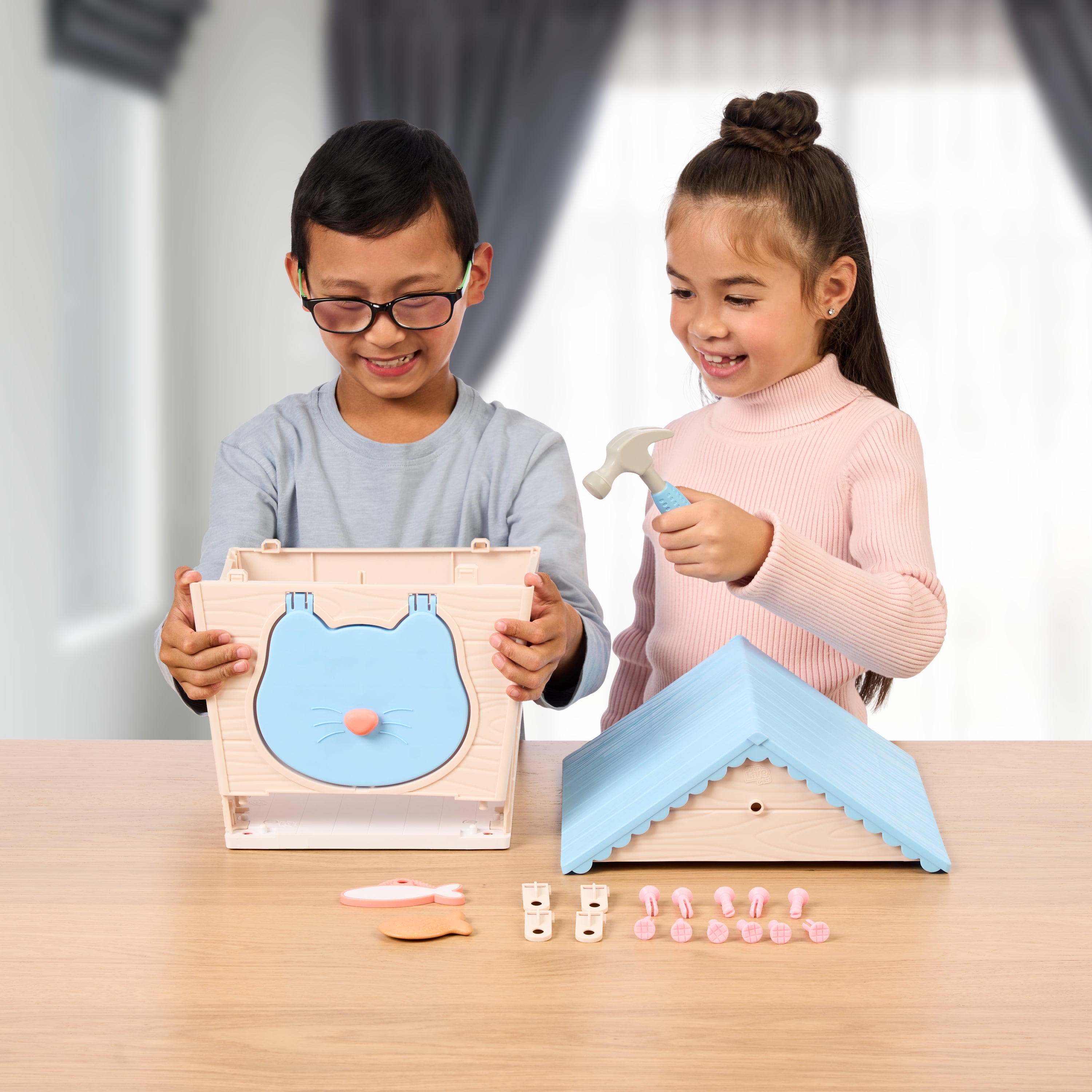 Little Live Pets My Kitty's Home Interactive White Plush Toy & House  25+ Sounds & Reactions Ages 5+