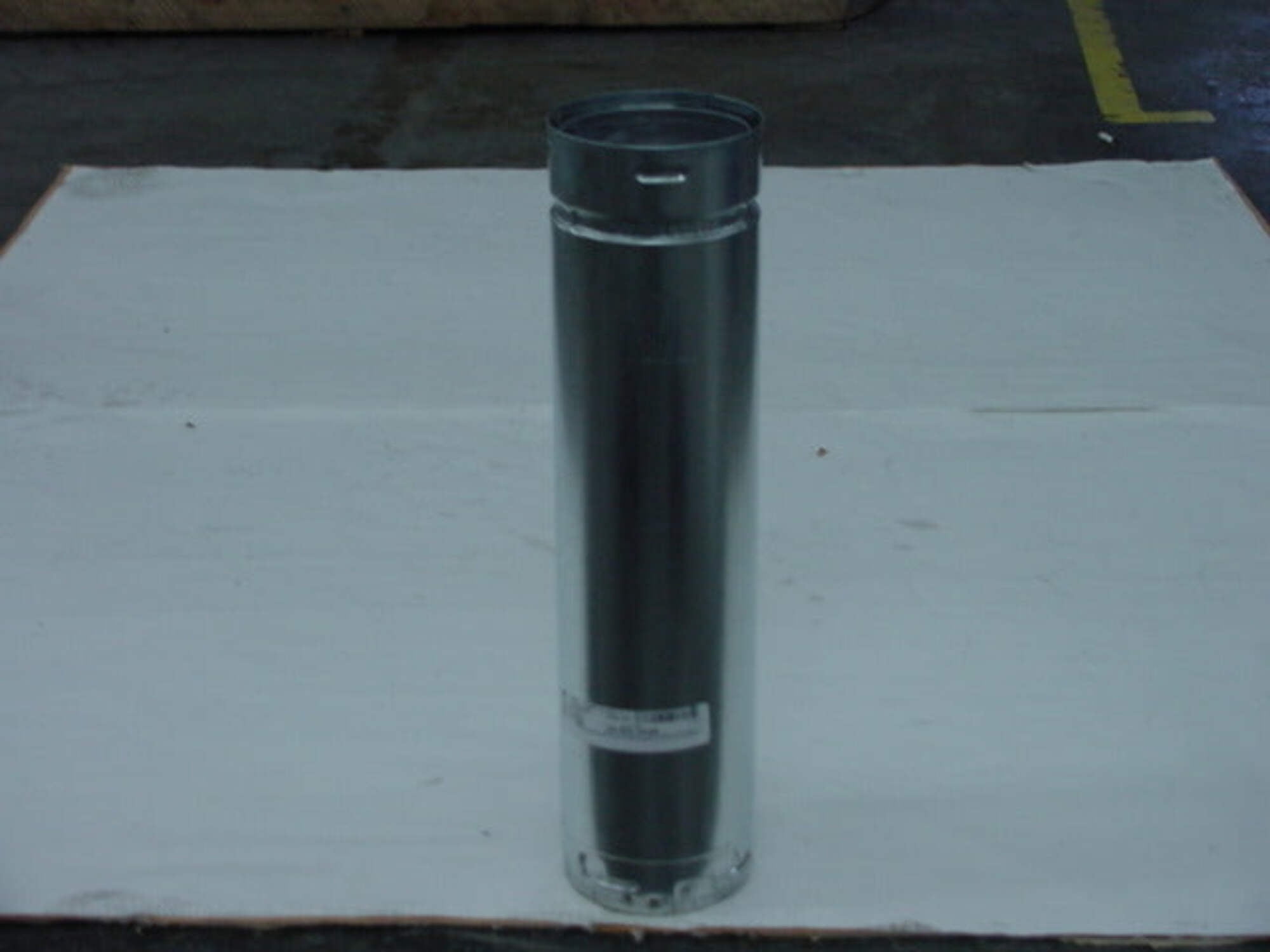 Metal-Fab 4M18 Type B Round Chimney Pipe Length - 4 Inch x 18 Inch