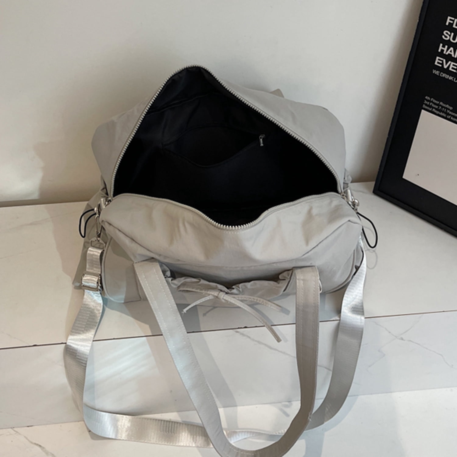 URSOFINE Gym Bag for Women and Men, Waterproof Duffle Travel Bag, Lightweight Carryon Gymbag for Airplane Travel, Trip, Gym, Yoga，Sports, Gyms and Weekend Getaway