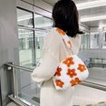 thumbnail image 4 of Bolsa de hombro con flores de piel de felpa para mujerbolso pequeño para mujer de otoño (naranja) Ehuebsd Para estrenar, 4 of 9